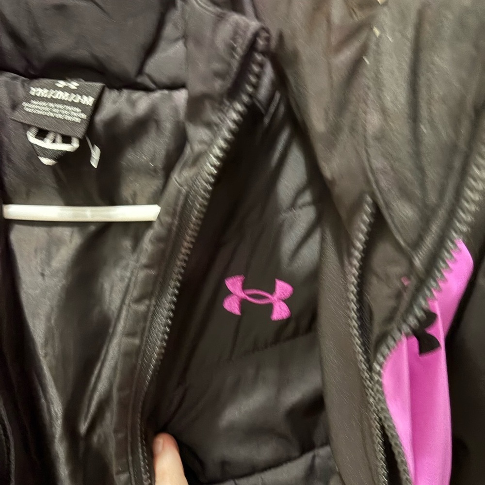 Under Armour Kids Puffer Jacket in Vibrant Pink and Black - Picture 9 of 10